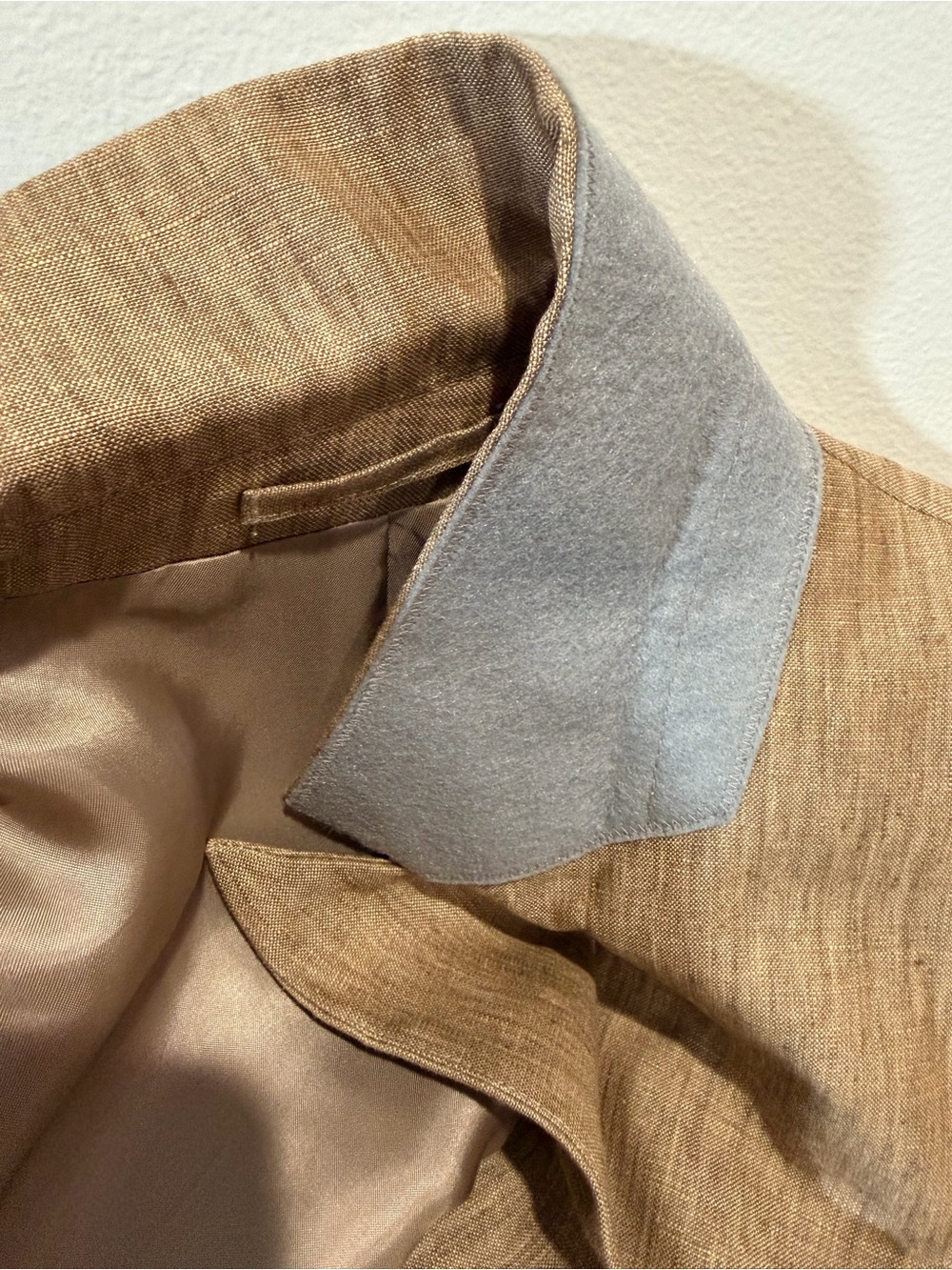 BCBG Tan Linen Sport Coat - Picture 4 of 10